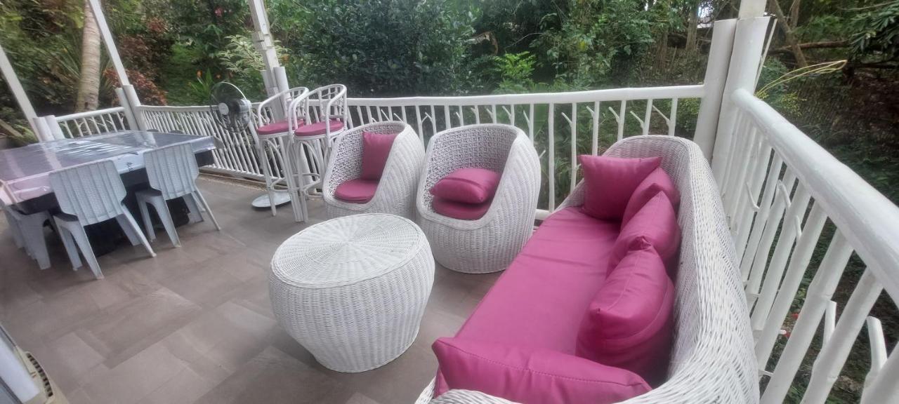 Apartamento A Touch Of Pink Secret Garden Puerto Princesa Exterior foto