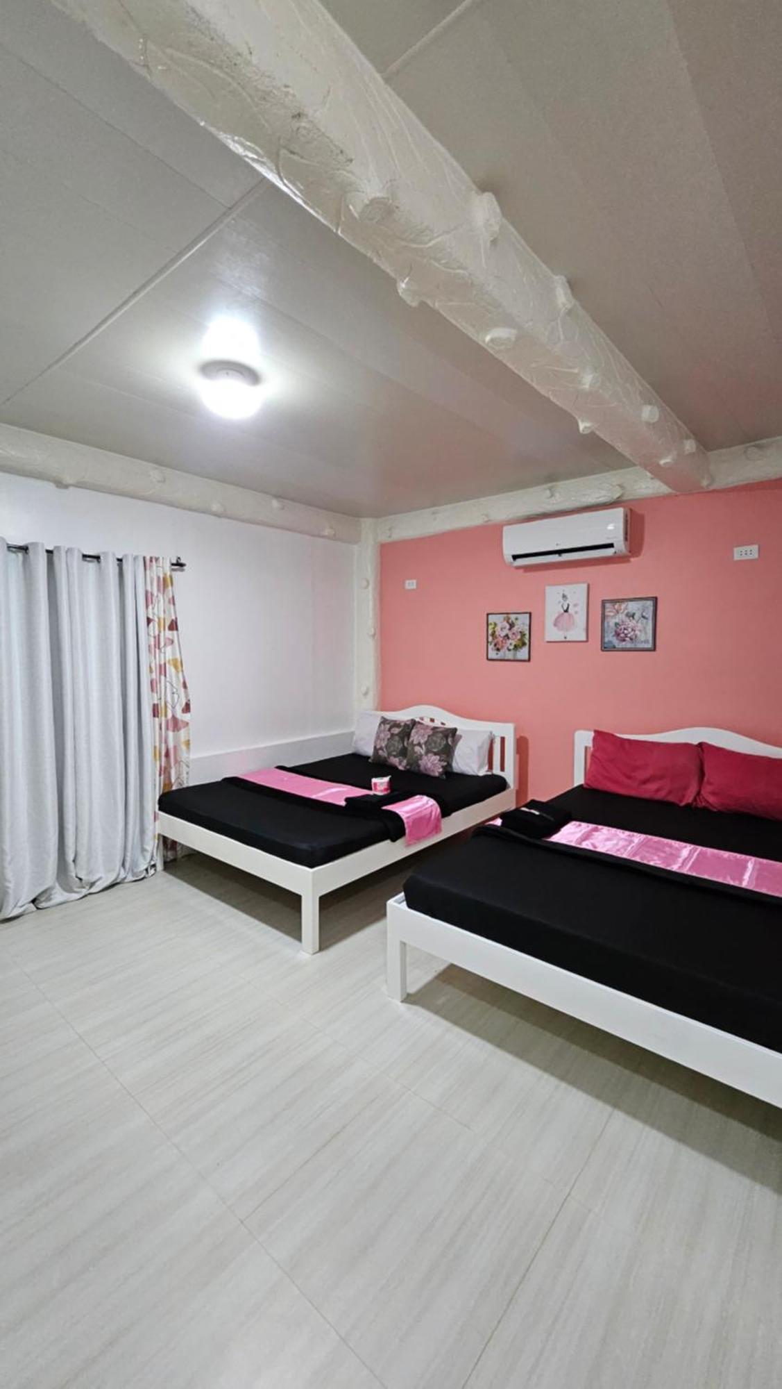 Apartamento A Touch Of Pink Secret Garden Puerto Princesa Exterior foto
